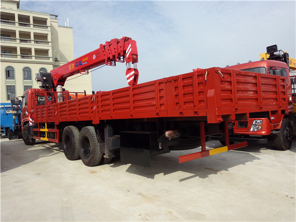 東風(fēng)后雙橋12噸隨車(chē)吊