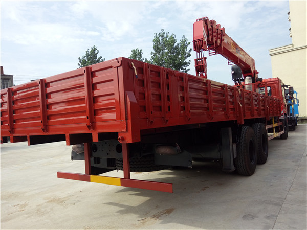 東風(fēng)后雙橋12噸隨車(chē)吊