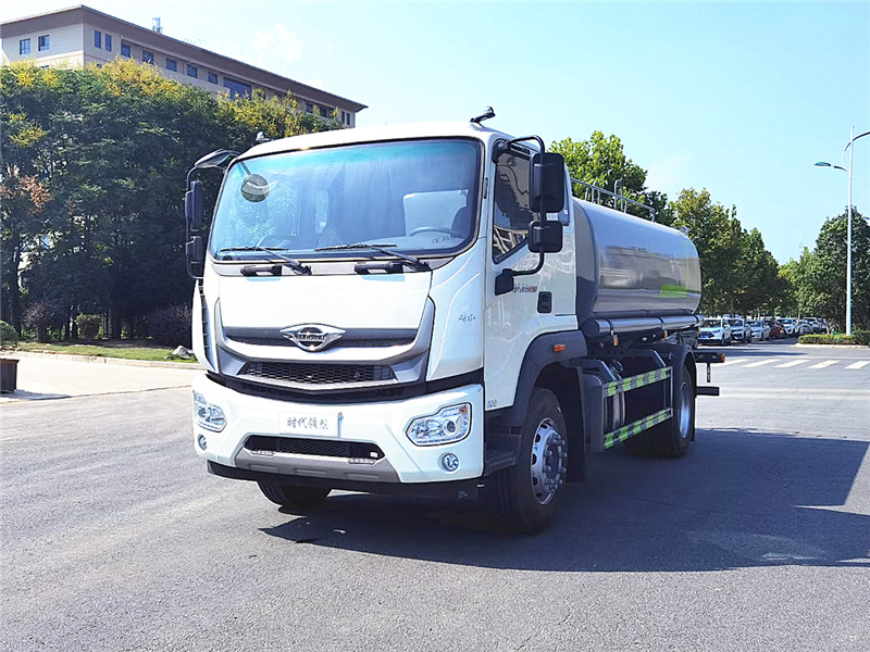 國六福田12噸灑水車強(qiáng)勢登場，抓住國六專汽時(shí)機(jī)!