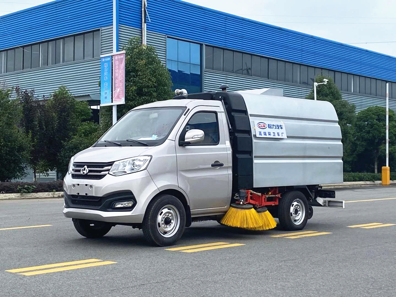 長(zhǎng)安國(guó)六3方掃路車