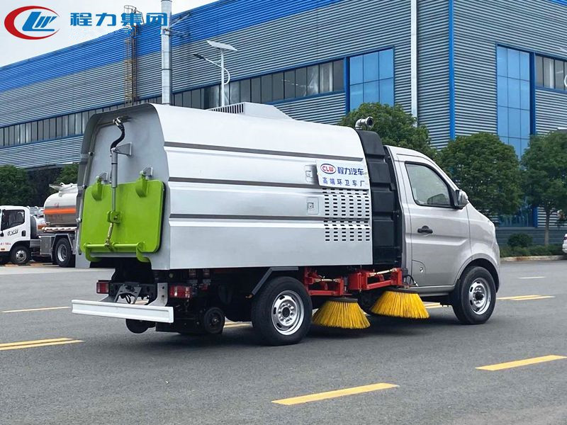 長(zhǎng)安國(guó)六3方掃路車