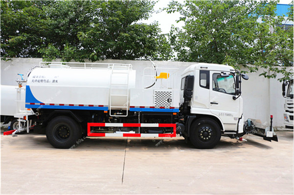 東風(fēng)天錦高壓路面清洗車(chē)