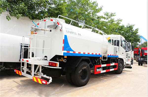 東風(fēng)天錦高壓路面清洗車(chē)