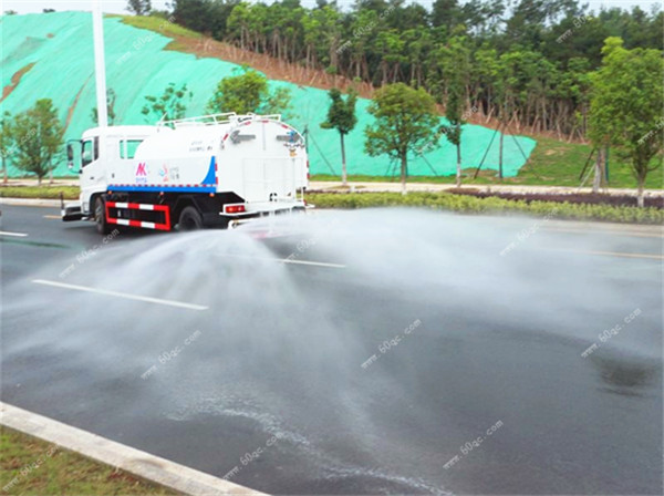 東風(fēng)天錦高壓路面清洗車(chē)