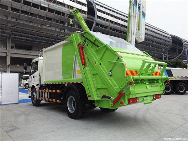 國(guó)五歐曼壓縮式垃圾車(chē)
