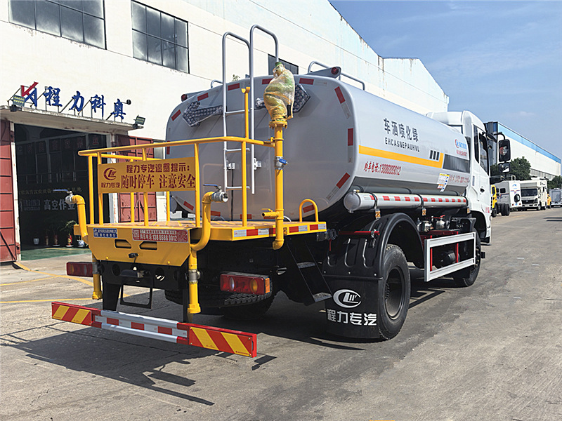 東風(fēng)商用K6灑水車(chē)