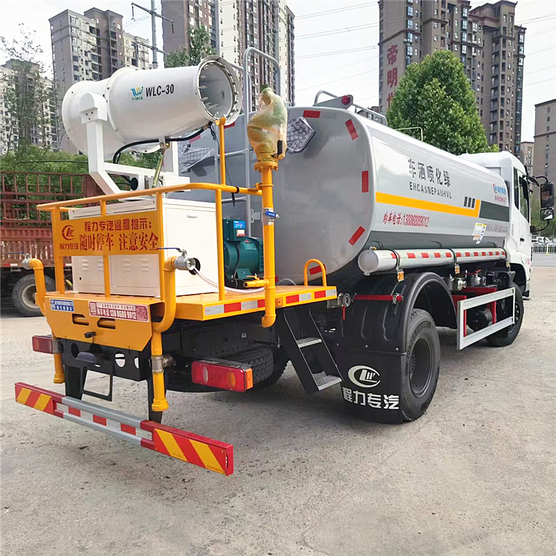 東風(fēng)商用12噸灑水車(chē)